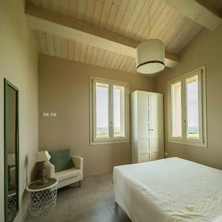 Podere Mantignano 2 شقة
